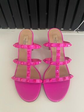 Valentino Garavani Pink Patent Rockstud Triple-Strap Slide Sandals